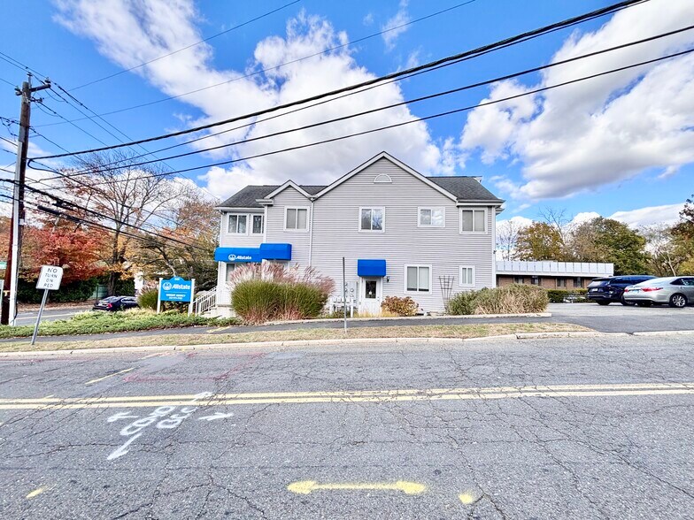 543 Newfield Ave, Stamford, CT à louer - Photo du bâtiment - Image 2 de 15