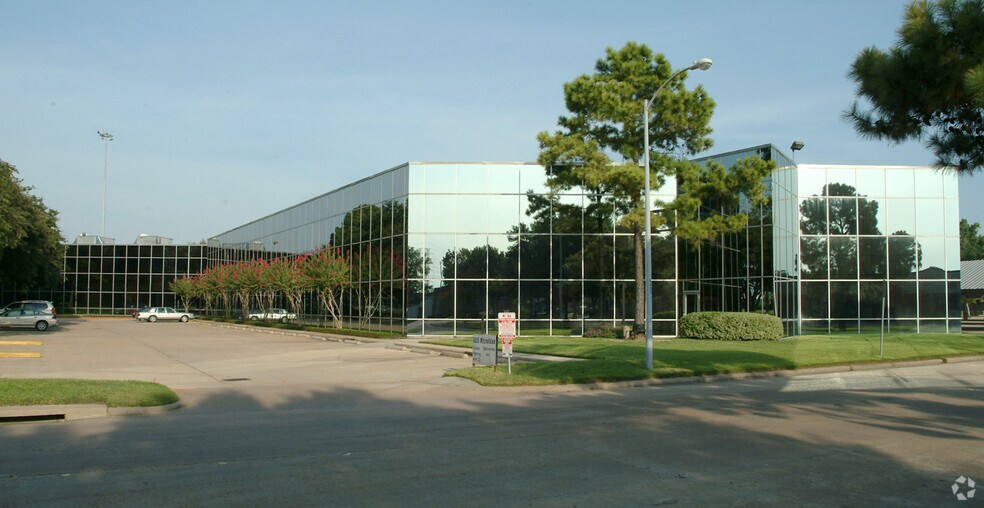 5005 Mitchelldale St, Houston, TX à louer - Photo du bâtiment - Image 2 de 14