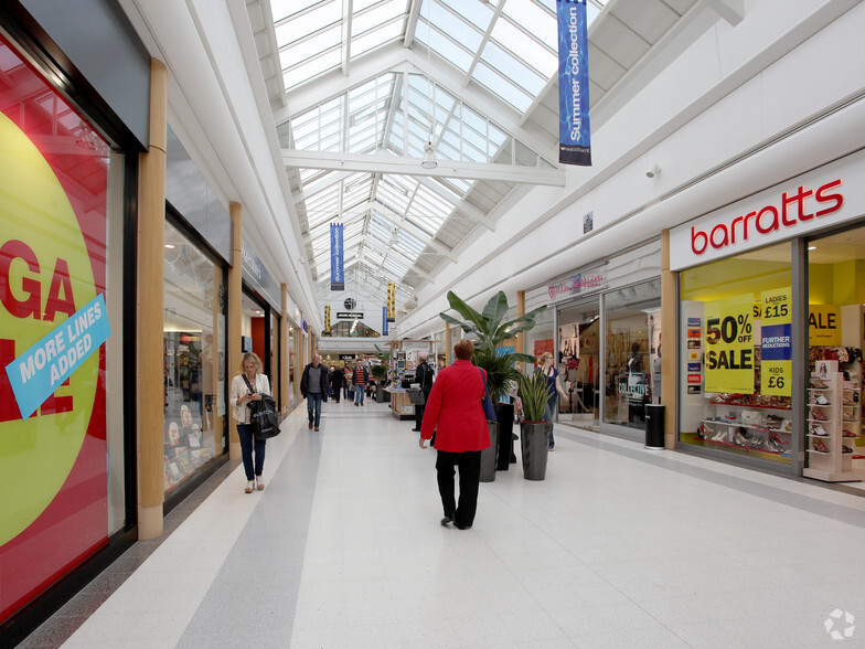 Kingsgate Shopping Centre, Huddersfield for lease - Building Photo - Image 1 of 6