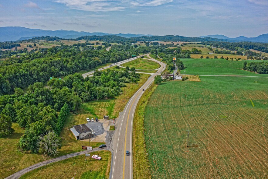 4373 S Lee Hwy, Natural Bridge, VA à vendre - Photo du bâtiment - Image 3 de 15