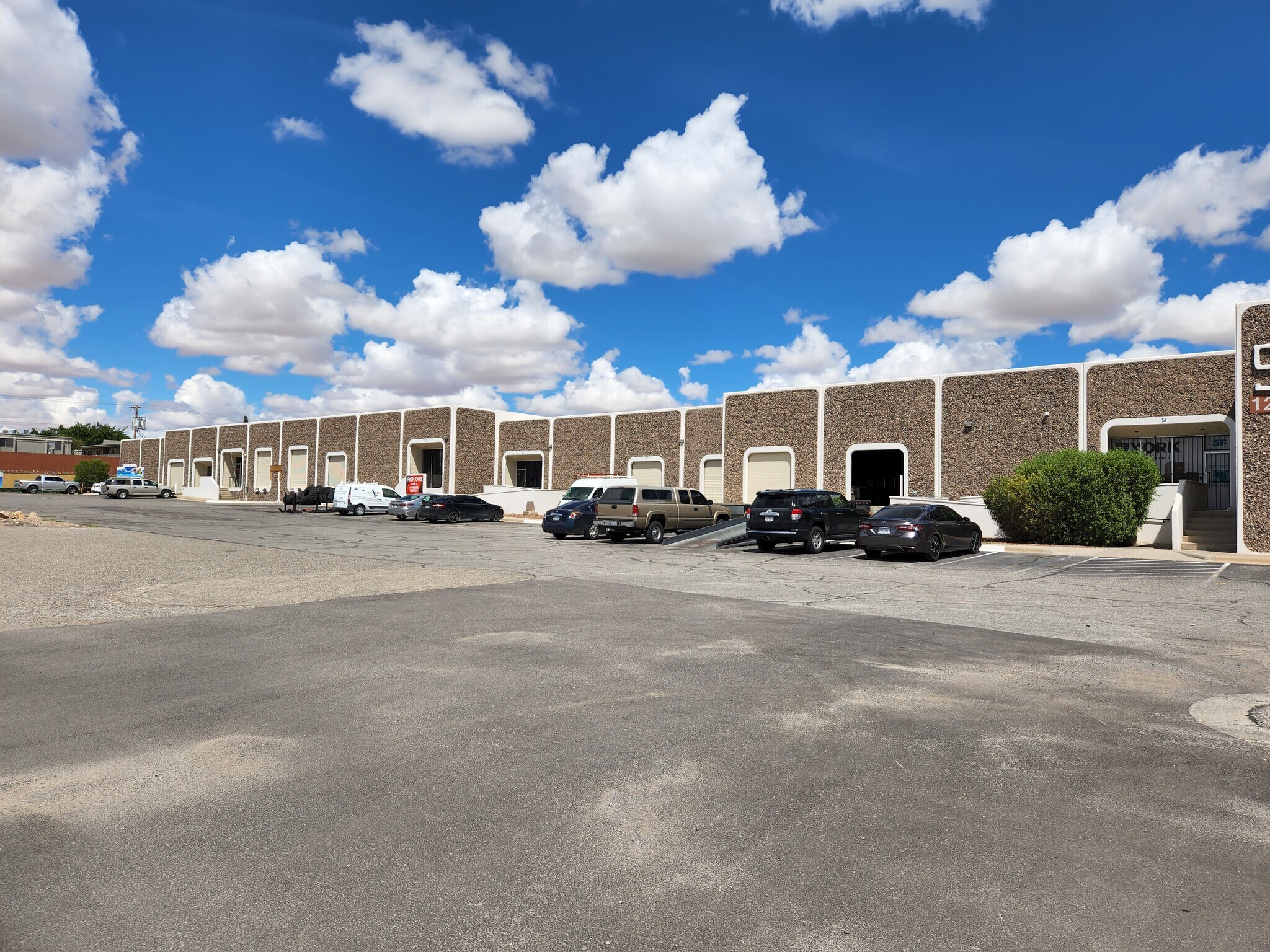 1220 Barranca Dr, El Paso, TX for lease Primary Photo- Image 1 of 10