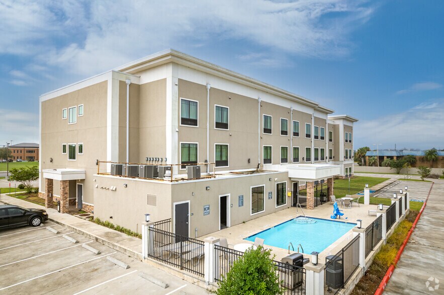 501 7th St, Bay City, TX à vendre - Photo du bâtiment - Image 2 de 23