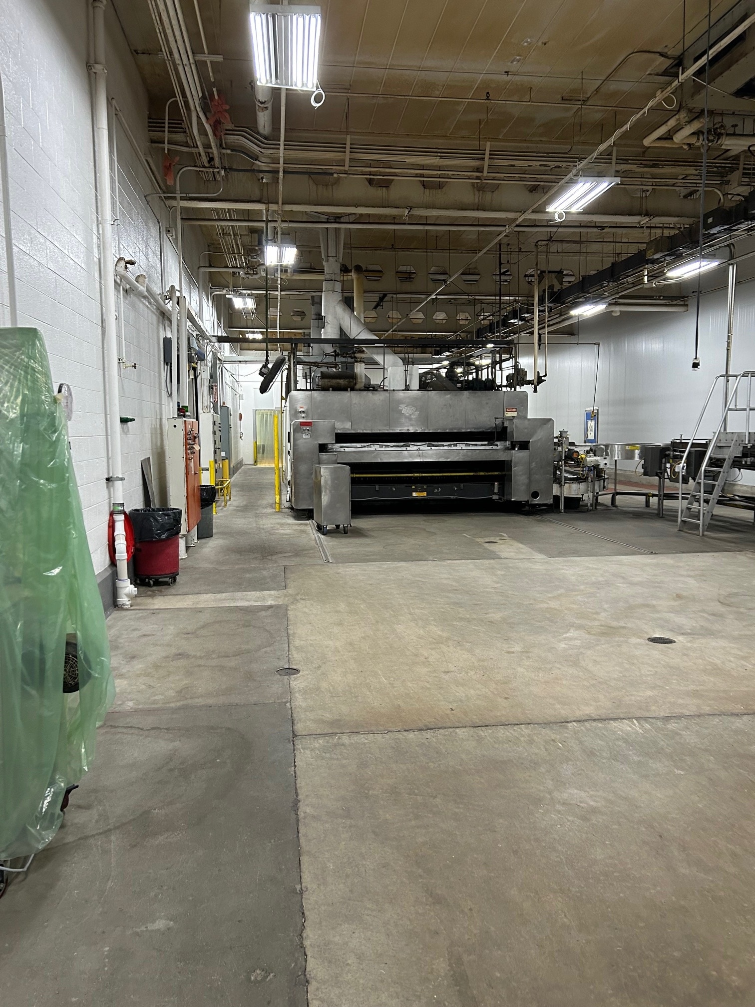 12301 Farmington Rd, Livonia, MI for sale Interior Photo- Image 1 of 29