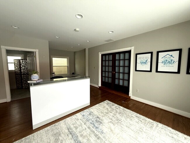 Plus de détails pour 256 S Water St, Marine City, MI - Bureau à louer