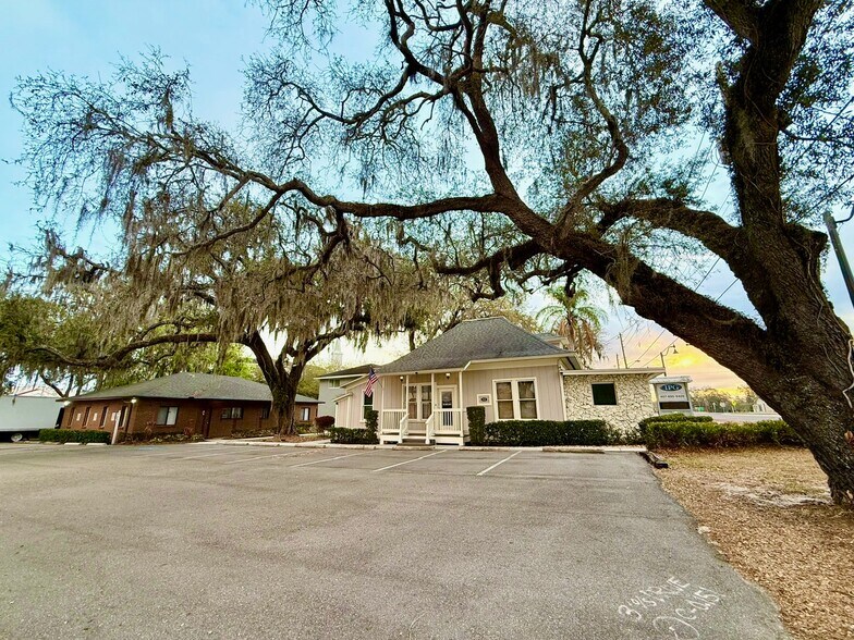 169 W Broadway St, Oviedo, FL à louer - Photo du bâtiment - Image 2 de 21