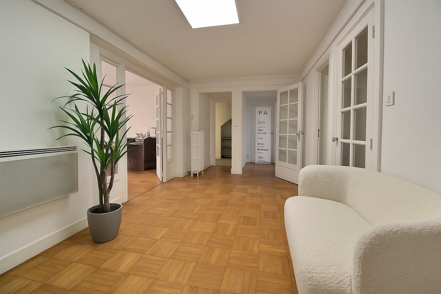 Office in Paris for lease - Interior Photo - Image 3 of 5