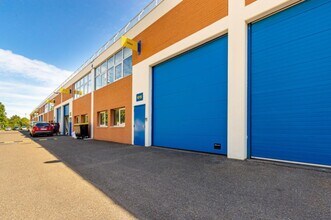 21 Avenue De La Mare, Saint-Ouen-l'Aumône for lease Interior Photo- Image 2 of 4