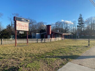 Plus de détails pour 1 Main St, Center Moriches, NY - Commerce de détail à vendre