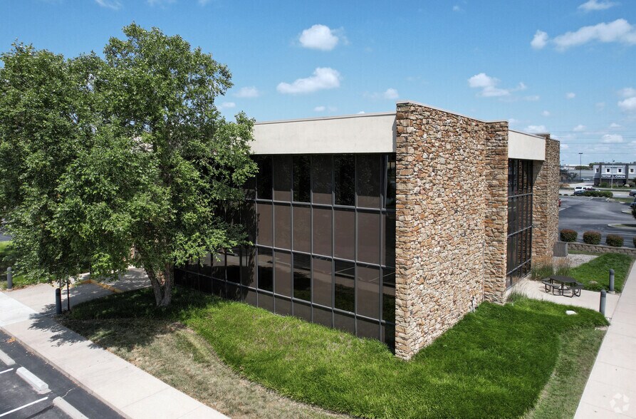 8140 Knue Rd, Indianapolis, IN à louer - Photo du bâtiment - Image 2 de 3