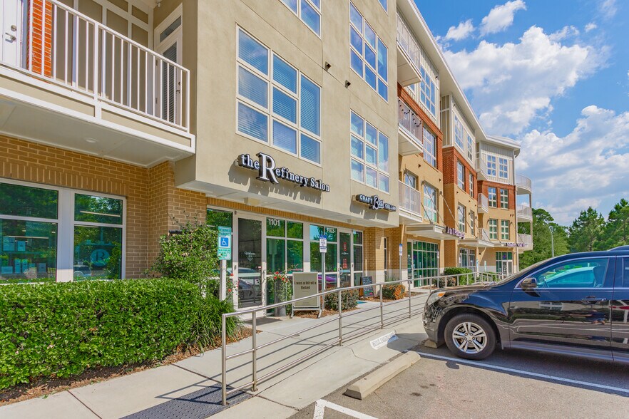 1347 Old Apex Rd, Cary, NC à louer - Photo du bâtiment - Image 2 de 7