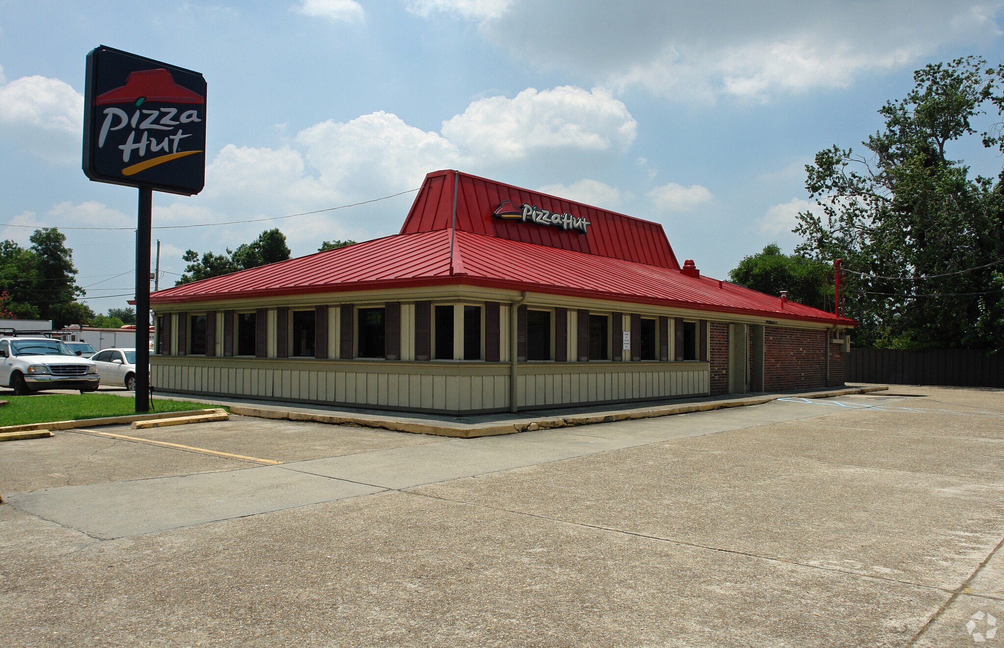 810 Clearview Pky, Metairie, LA for lease Primary Photo- Image 1 of 3