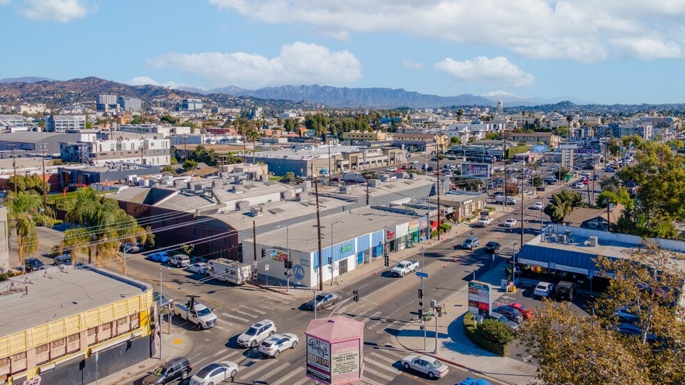 5865-5871 Melrose Ave, Los Angeles, CA for lease - Building Photo - Image 2 of 9