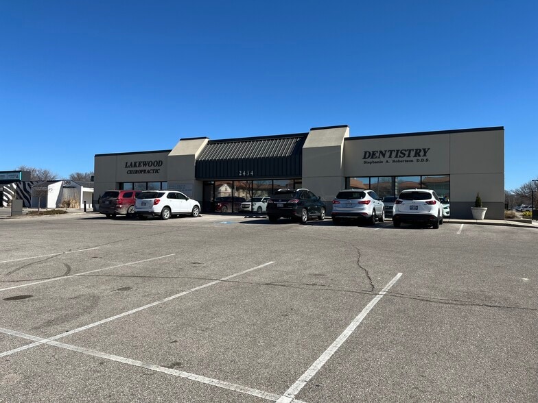 2434 N Woodlawn St, Wichita, KS for lease - Building Photo - Image 1 of 6
