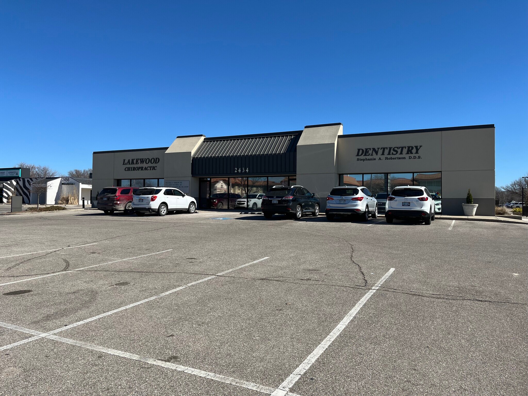 2434 N Woodlawn St, Wichita, KS for lease Building Photo- Image 1 of 7