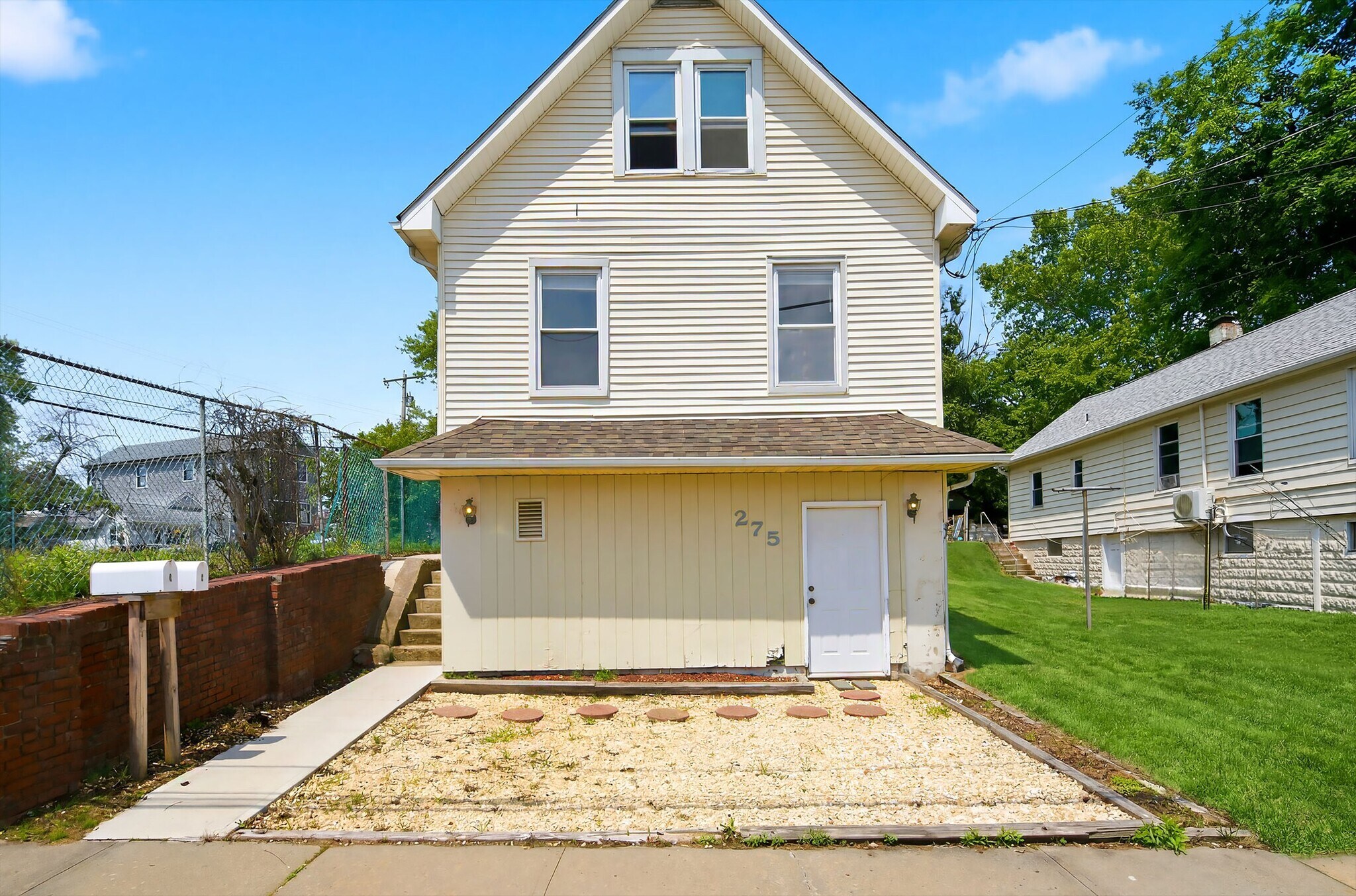 275 Laurence Pky, South Amboy, NJ à vendre Photo du bâtiment- Image 1 de 25