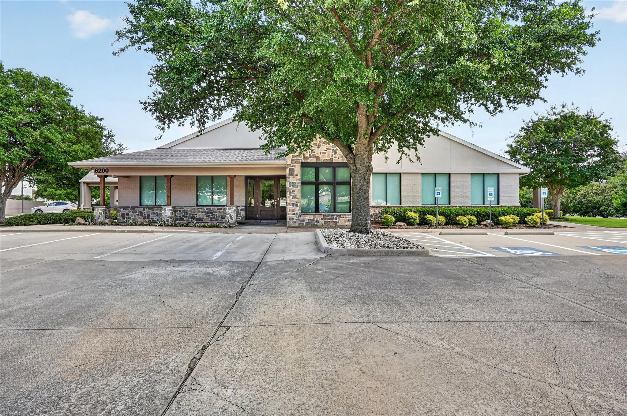 6200 Stone Hill Farms Pky, Flower Mound, TX for lease Interior Photo- Image 1 of 44