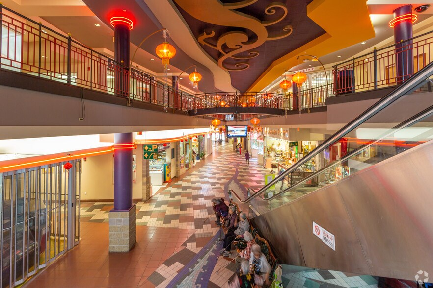 328 Centre St SE, Calgary, AB for sale - Lobby - Image 2 of 14