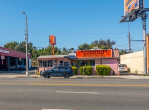 19511-19513 Ventura Blvd, Tarzana, CA à louer Photo du bâtiment- Image 1 de 7