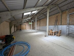 Lodkin Hill, Chiddingfold for lease Interior Photo- Image 2 of 2