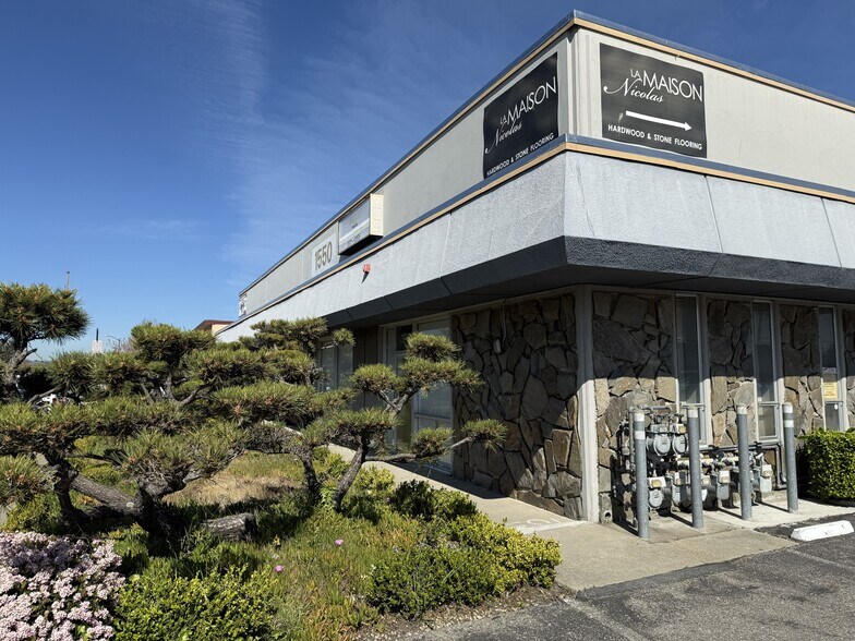 1550 Rollins Rd, Burlingame, CA à louer - Photo du bâtiment - Image 2 de 2