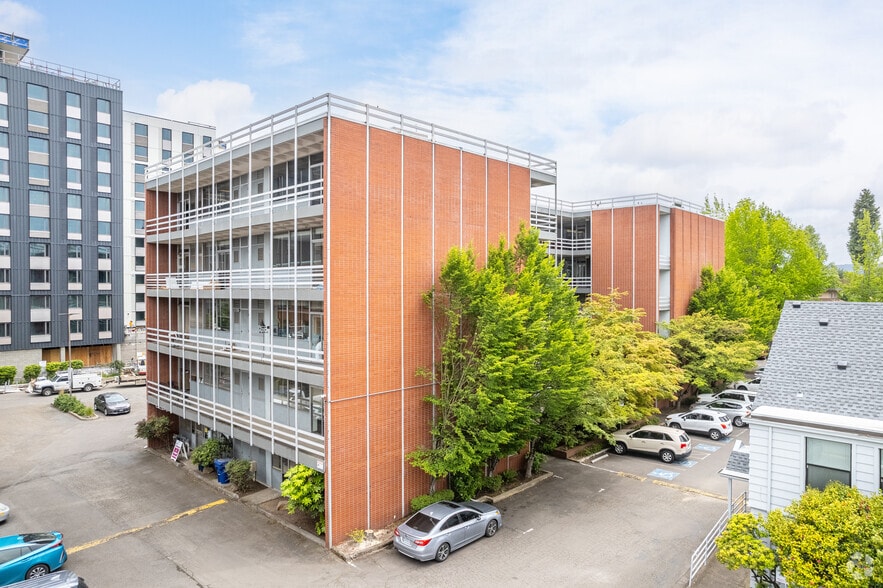 401 E 10th Ave, Eugene, OR for lease - Building Photo - Image 2 of 5
