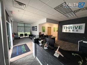 576 Boyson Rd NE, Cedar Rapids, IA for lease Interior Photo- Image 2 of 5