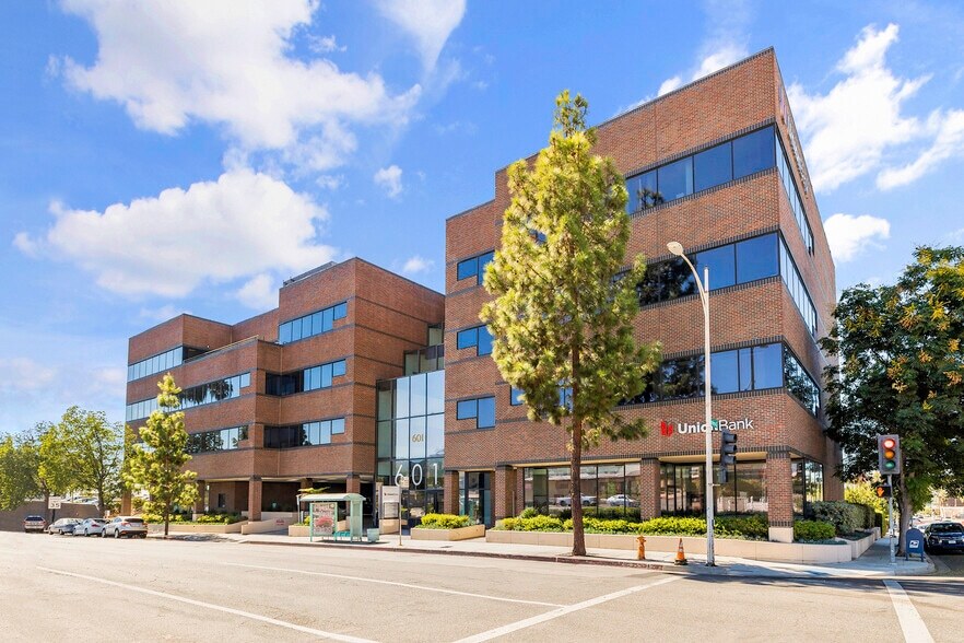 601 S Glenoaks Blvd, Burbank, CA for lease Primary Photo- Image 1 of 7