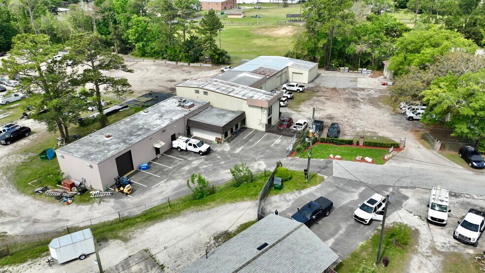 Everlee Road Portfolio portefeuille de 3 propriétés à vendre sur LoopNet.ca - Photo du bâtiment - Image 2 de 13