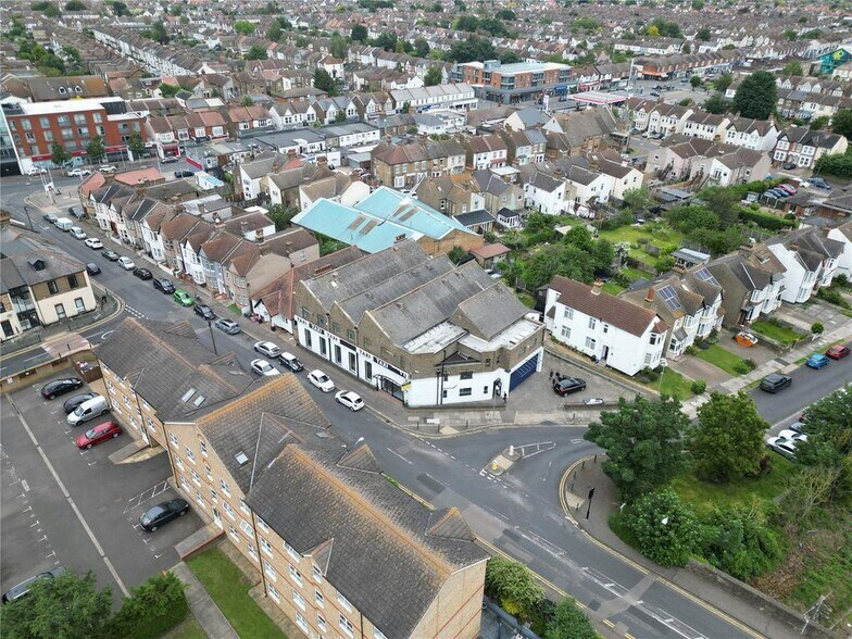 50 Chase Rd, Southend On Sea à louer - Photo du bâtiment - Image 2 de 19