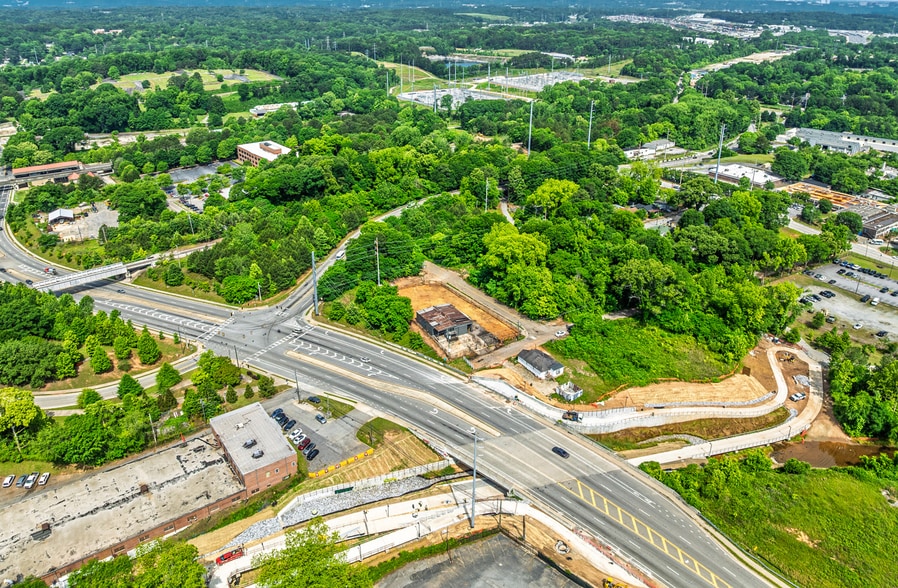 686 Law St NW, Atlanta, GA for sale - Aerial - Image 2 of 9