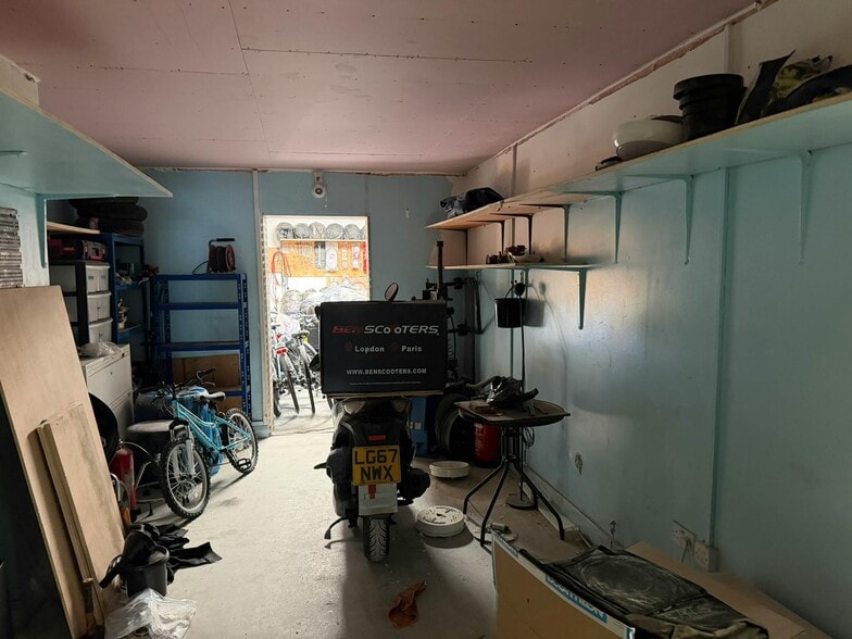 92 Fortune Green Rd, London for lease - Building Photo - Image 3 of 5