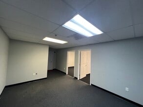 2750 Dillard Rd, Eustis, FL à louer Photo intérieure- Image 1 de 9