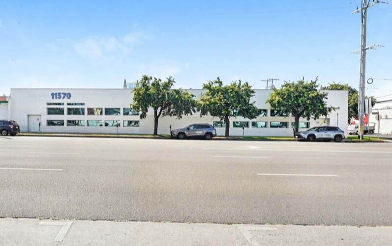 11570 W Olympic Blvd, Los Angeles, CA à louer - Photo du bâtiment - Image 3 de 13