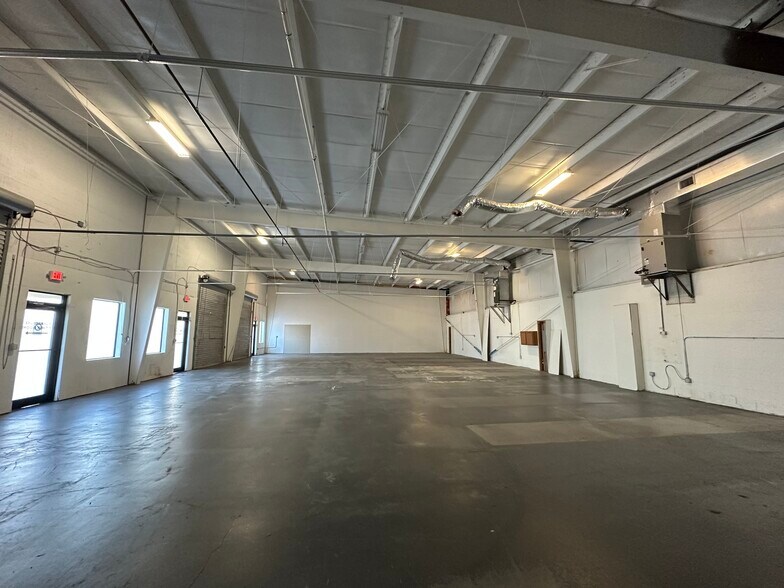 1280 Hand Ave, Ormond Beach, FL à louer - Photo du bâtiment - Image 2 de 12