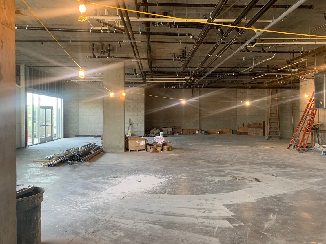 5124 W Adams Blvd, Los Angeles, CA à louer Photo intérieure- Image 1 de 2