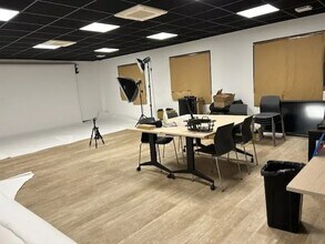 Flex dans Miramas à louer Photo du bâtiment- Image 2 de 4