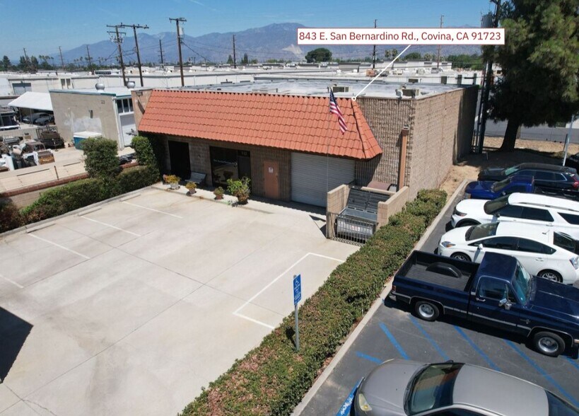 839-843 E. San Bernardino Road portefeuille de 2 propriétés à vendre sur LoopNet.ca - Photo du bâtiment - Image 3 de 18