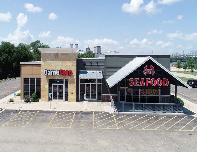 205 River Rd, East Peoria, IL for lease - Building Photo - Image 2 of 10