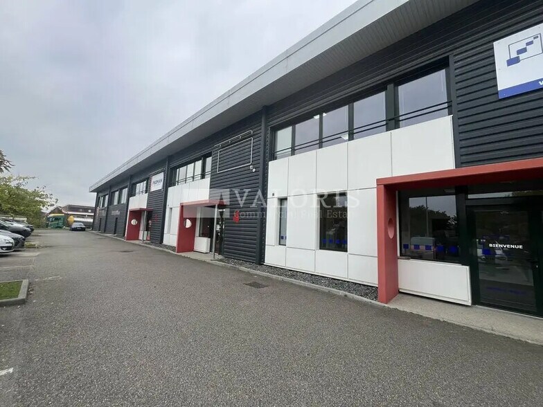 Flex dans Saint-Quentin-Fallavier à louer - Photo du bâtiment - Image 3 de 13