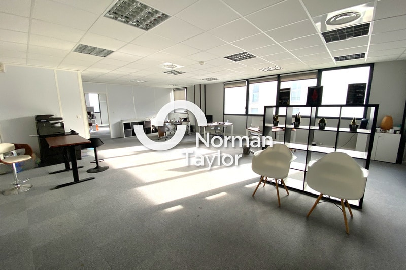 Office in Grabels for lease - Interior Photo - Image 1 of 8