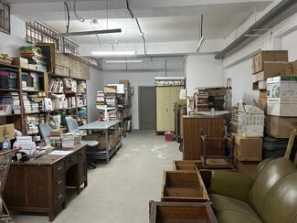 Plus de détails pour Multi-résidentiel à vendre