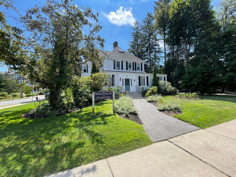94 Pleasant St, Arlington, MA for lease - Primary Photo - Image 1 of 3