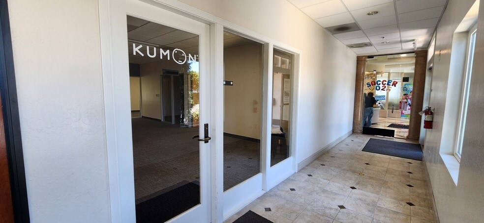 1757 Blossom Hill Rd, San Jose, CA for lease - Interior Photo - Image 2 of 6