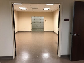 2001-2003 Commerce Park Dr, Annapolis, MD for lease Interior Photo- Image 2 of 6