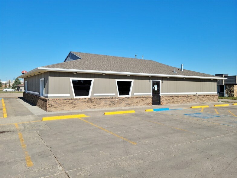 105 SE 2 Hwy, Rugby, ND à vendre - Photo du bâtiment - Image 1 de 14