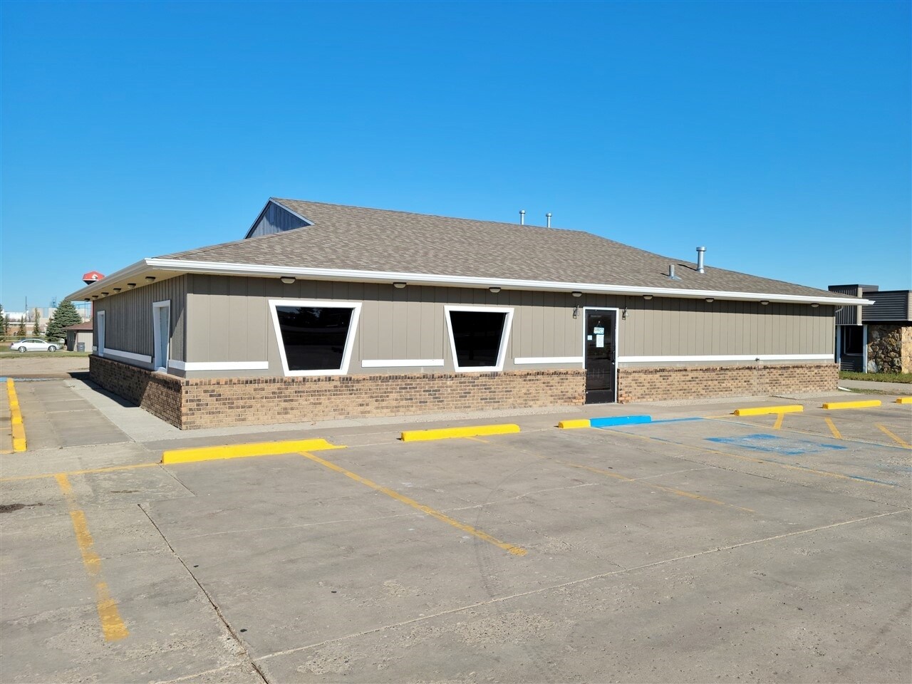 105 SE 2 Hwy, Rugby, ND à vendre Photo du bâtiment- Image 1 de 15