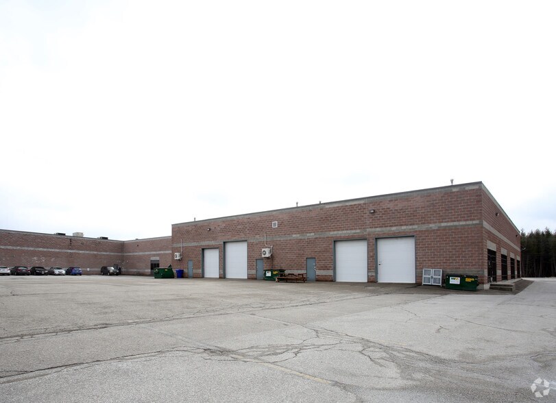 695 Riddell Rd, Orangeville, ON à louer - Photo du bâtiment - Image 3 de 5