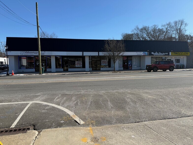 419-437 Hawkins Ave, Ronkonkoma, NY à vendre - Photo du bâtiment - Image 3 de 9