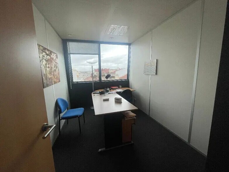 2 Place De Francfort, Lyon for lease - Interior Photo - Image 3 of 5