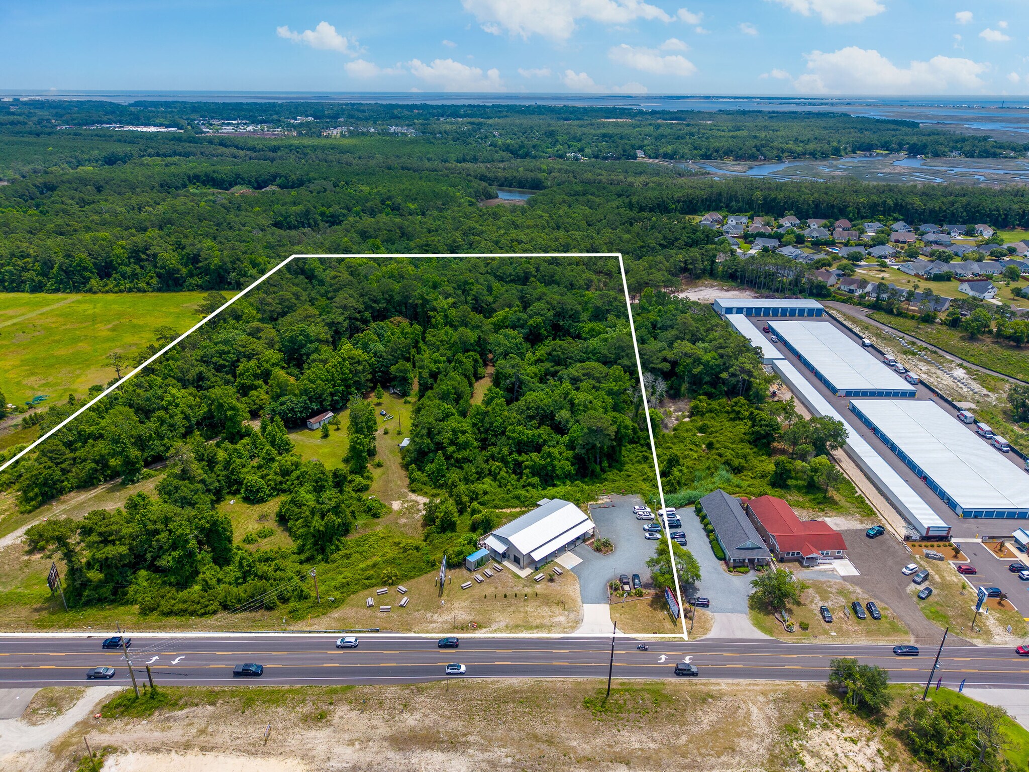 13.687 Ac Long Beach SE Rd, Southport, NC à vendre Aérien- Image 1 de 22